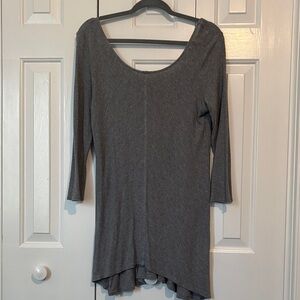 Cable & Gauge Gray Scoop Neck Tunic Top
